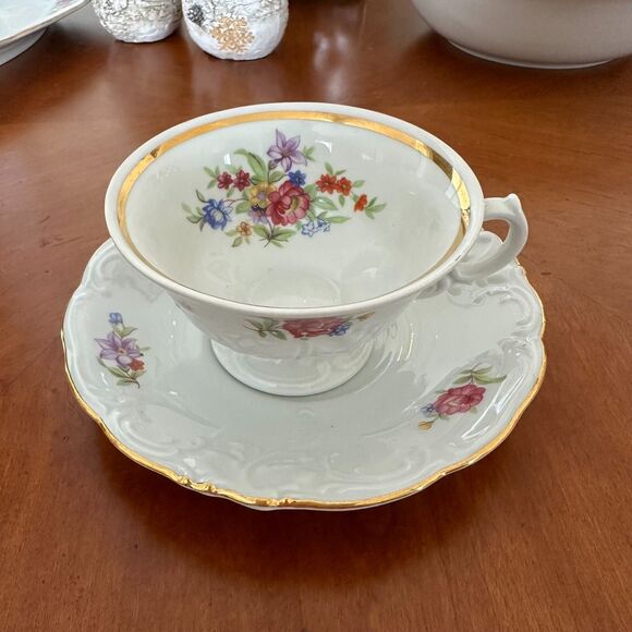 Vintage Walbrzych Footed Teacup Saucer Set White Floral Gold Trim Porcelain - Picture 9 of 9